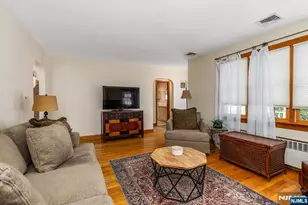 618 3rd Ave, Lyndhurst Township, NJ 07071 - Photo 5