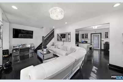 461 Greenmount Avenue, Cliffside Park, NJ 07010 - Photo 7