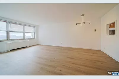 2000 Linwood Avenue 14N #14N, Fort Lee, NJ 07024 - Photo 3