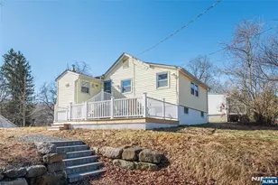 40 Kingsland Rd, West Milford, NJ 07421 - Photo 1