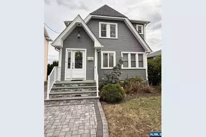 1130 Abbott Boulevard, Fort Lee, NJ 07024 - Photo 1