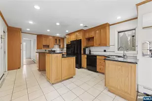 619 Cadmus Ct, Teaneck Township, NJ 07666 - Photo 23