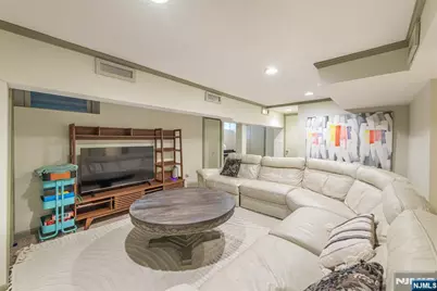 530 Up Mountain Avenue, Montclair, NJ 07043 - Photo 27