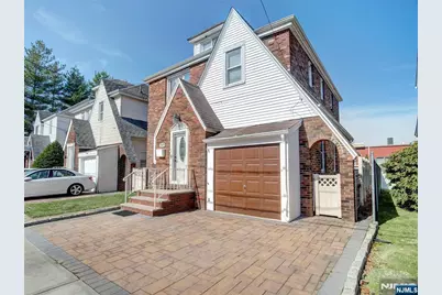 569 Monroe Place, Ridgefield, NJ 07657 - Photo 3