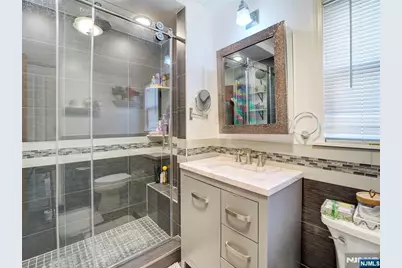 569 Monroe Place, Ridgefield, NJ 07657 - Photo 19