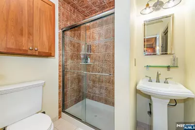 530 Up Mountain Avenue, Montclair, NJ 07043 - Photo 21