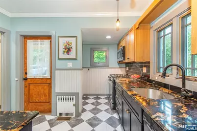 530 Up Mountain Avenue, Montclair, NJ 07043 - Photo 17