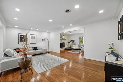 7 Royal Park Terrace, Hillsdale, NJ 07642 - Photo 5