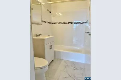 464 Gorge Road 2F #2F, Cliffside Park, NJ 07010 - Photo 5