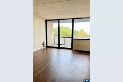 464 Gorge Road 2F #2F, Cliffside Park, NJ 07010 - Photo 3