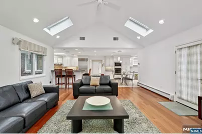 27 Oak Place, Caldwell, NJ 07006 - Photo 5