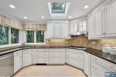 27 Oak Place, Caldwell, NJ 07006 - Photo 11