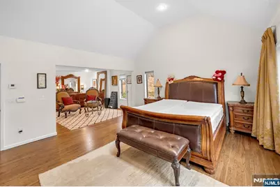 37 Berkshire Road, Woodcliff Lake, NJ 07677 - Photo 11