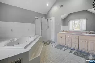 5 Noble Ct, Washington Township, NJ 07853 - Photo 23