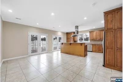 585 Mount Prospect Avenue, Clifton, NJ 07012 - Photo 13