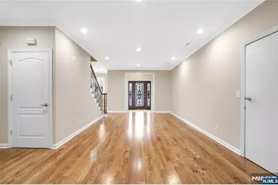 585 Mount Prospect Avenue, Clifton, NJ 07012 - Photo 7