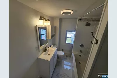 611 New York Avenue, Lyndhurst Township, NJ 07071 - Photo 15