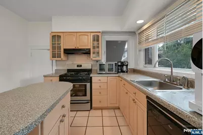 497 Oakdene Avenue, Ridgefield, NJ 07657 - Photo 13