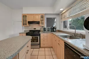 497 Oakdene Ave, Ridgefield, NJ 07657 - Photo 13