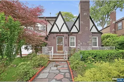 497 Oakdene Avenue, Ridgefield, NJ 07657 - Photo 1