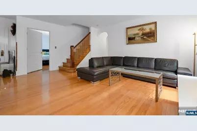 497 Oakdene Avenue, Ridgefield, NJ 07657 - Photo 7