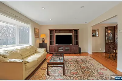 81 Queen Court, Hillsdale, NJ 07642 - Photo 7