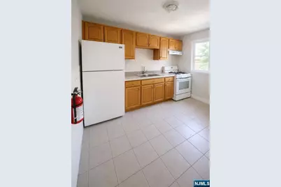 832 Parker Street, Newark, NJ 07104 - Photo 5