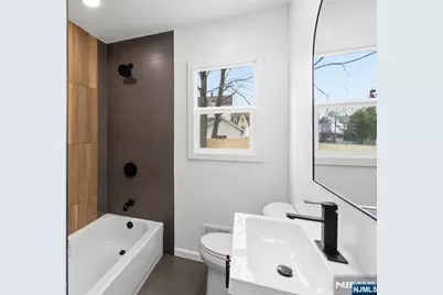 116 Washington Place, Teaneck Township, NJ 07666 - Photo 17