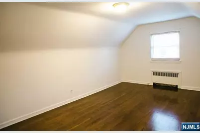 134 Berkshire Road, Hasbrouck Heights, NJ 07604 - Photo 11