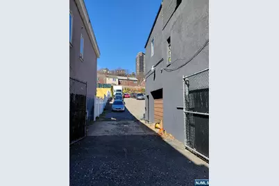 830 River Road, Edgewater, NJ 07020 - Photo 7