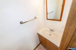 197 Fort Lee Rd, Teaneck Township, NJ 07666 - Photo 17