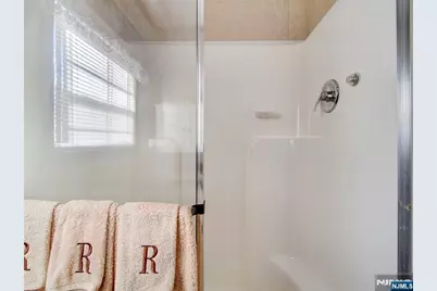 17 E 6th Street, Moonachie, NJ 07074 - Photo 11