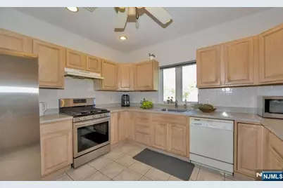 253 Delawanna Avenue, Clifton, NJ 07014 - Photo 11