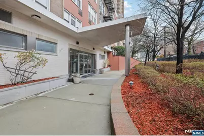2160 Center Avenue 4N #4N, Fort Lee, NJ 07024 - Photo 3