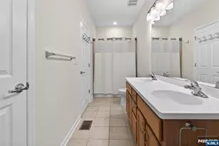 22 Wisteria Ln 1411, Garfield, NJ 07026 - Photo 13