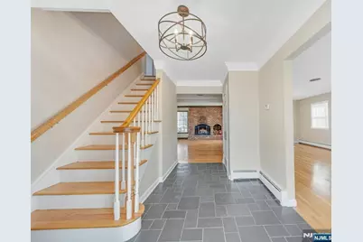 366 Valley View Avenue, Paramus, NJ 07652 - Photo 5