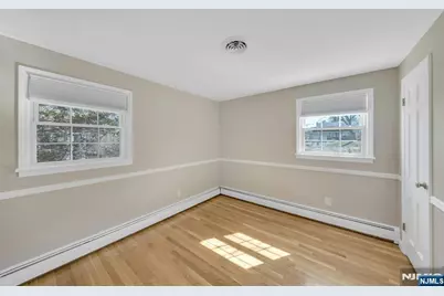 366 Valley View Avenue, Paramus, NJ 07652 - Photo 33