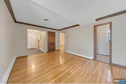 366 Valley View Avenue, Paramus, NJ 07652 - Photo 15