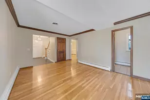 366 Valley View Ave, Paramus, NJ 07652 - Photo 15