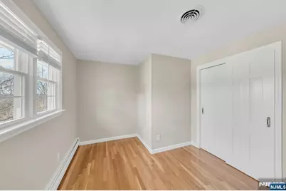 366 Valley View Avenue, Paramus, NJ 07652 - Photo 35