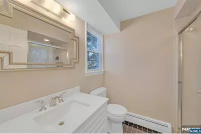 366 Valley View Avenue, Paramus, NJ 07652 - Photo 31