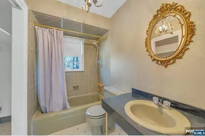 366 Valley View Avenue, Paramus, NJ 07652 - Photo 27