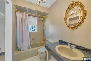 366 Valley View Ave, Paramus, NJ 07652 - Photo 27