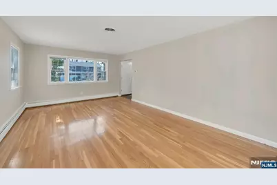 366 Valley View Avenue, Paramus, NJ 07652 - Photo 9
