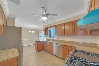 366 Valley View Avenue, Paramus, NJ 07652 - Photo 17