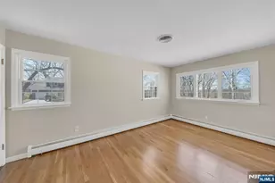 366 Valley View Ave, Paramus, NJ 07652 - Photo 23
