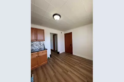 60 Chamberlain Avenue 2 #2, Elmwood Park, NJ 07407 - Photo 9