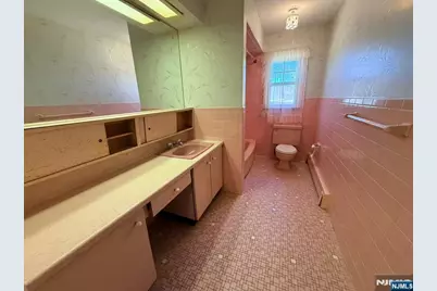 32 Lake Drive, Par-troy Hills Twp., NJ 07005 - Photo 19