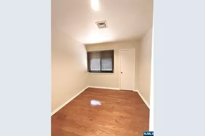 1533 John Street, Fort Lee, NJ 07024 - Photo 11