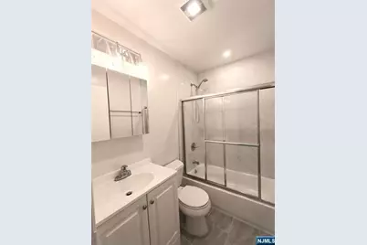 1533 John Street, Fort Lee, NJ 07024 - Photo 9